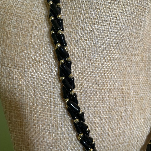 Elegant Black and Gold Women's Necklace - Picture 4 of 5